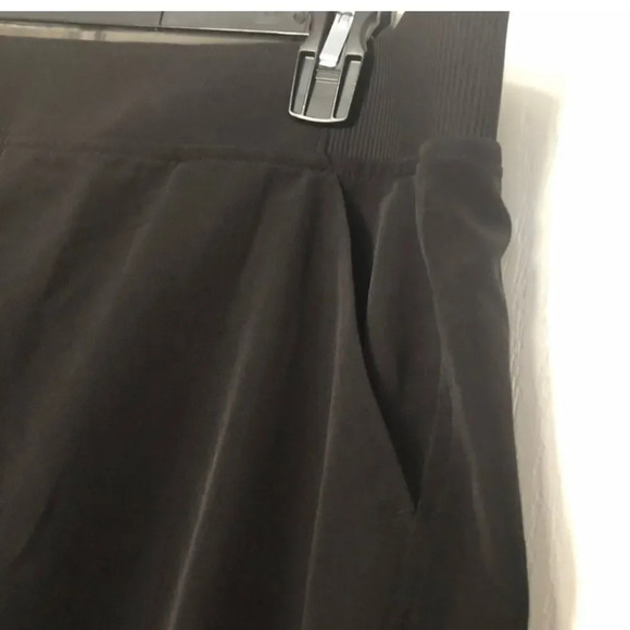 32 Degrees Cool Women’s Skort with Pockets Wide Waist Band Small - Picture 3 of 9